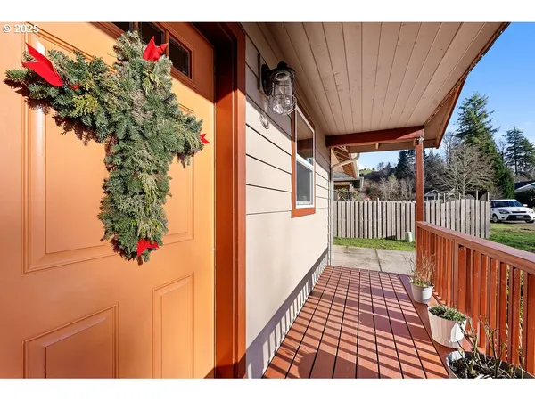 $529,000 | 1676 Southeast 3rd Street, Astoria, OR 97103