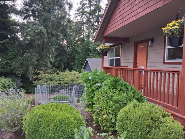 $529,000 | 1676 Southeast 3rd Street, Astoria, OR 97103