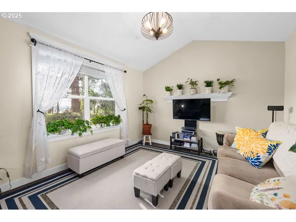 $529,000 | 1676 Southeast 3rd Street, Astoria, OR 97103