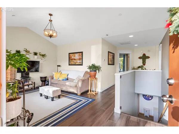 $529,000 | 1676 Southeast 3rd Street, Astoria, OR 97103