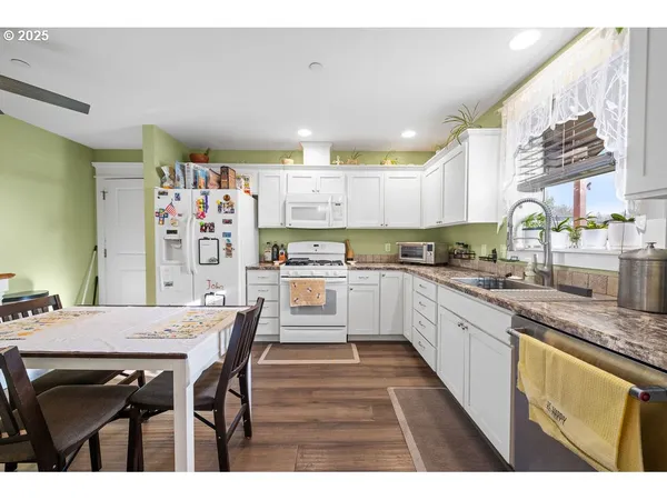 $529,000 | 1676 Southeast 3rd Street, Astoria, OR 97103