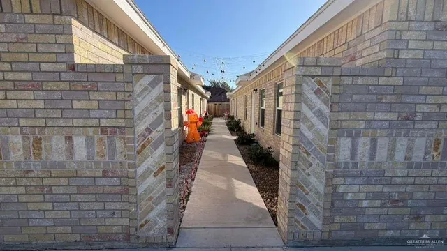 $975 | 808 Kentucky Street, Alton, TX 78573