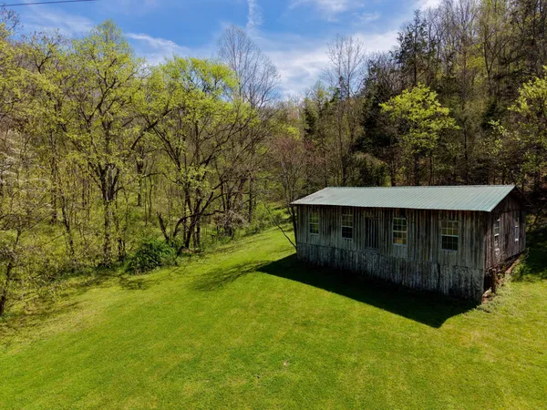 $160,000 | 321 Peytons Creek Road, Pleasant Shade, TN 37145