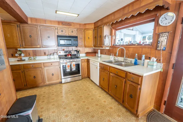 $649,500 | 1113 Old Piseco Road, Arietta, NY 12139