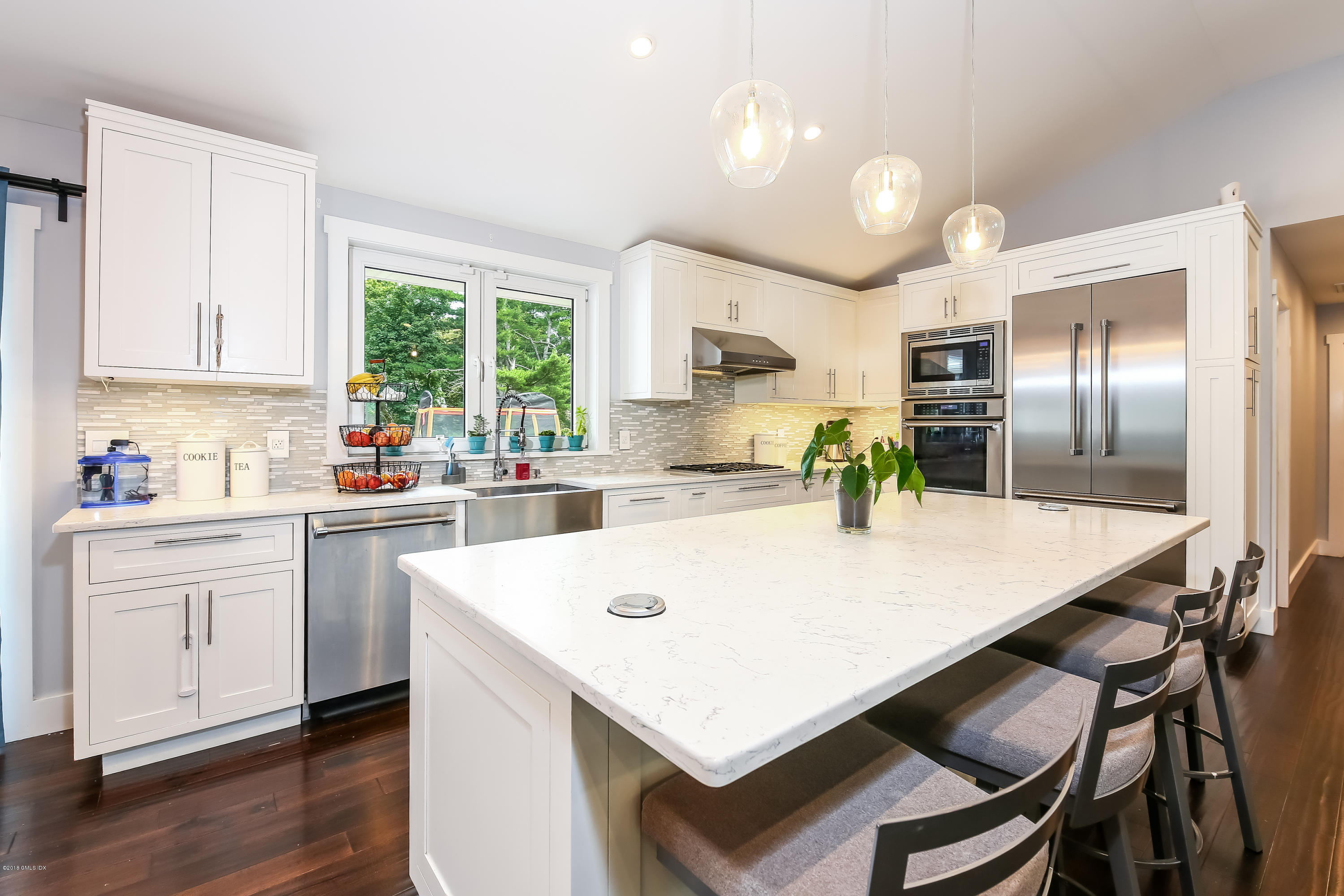 7 Hettiefred Road Greenwich, CT 06831 - Photo 11 of 35 Gourmet Kitchen