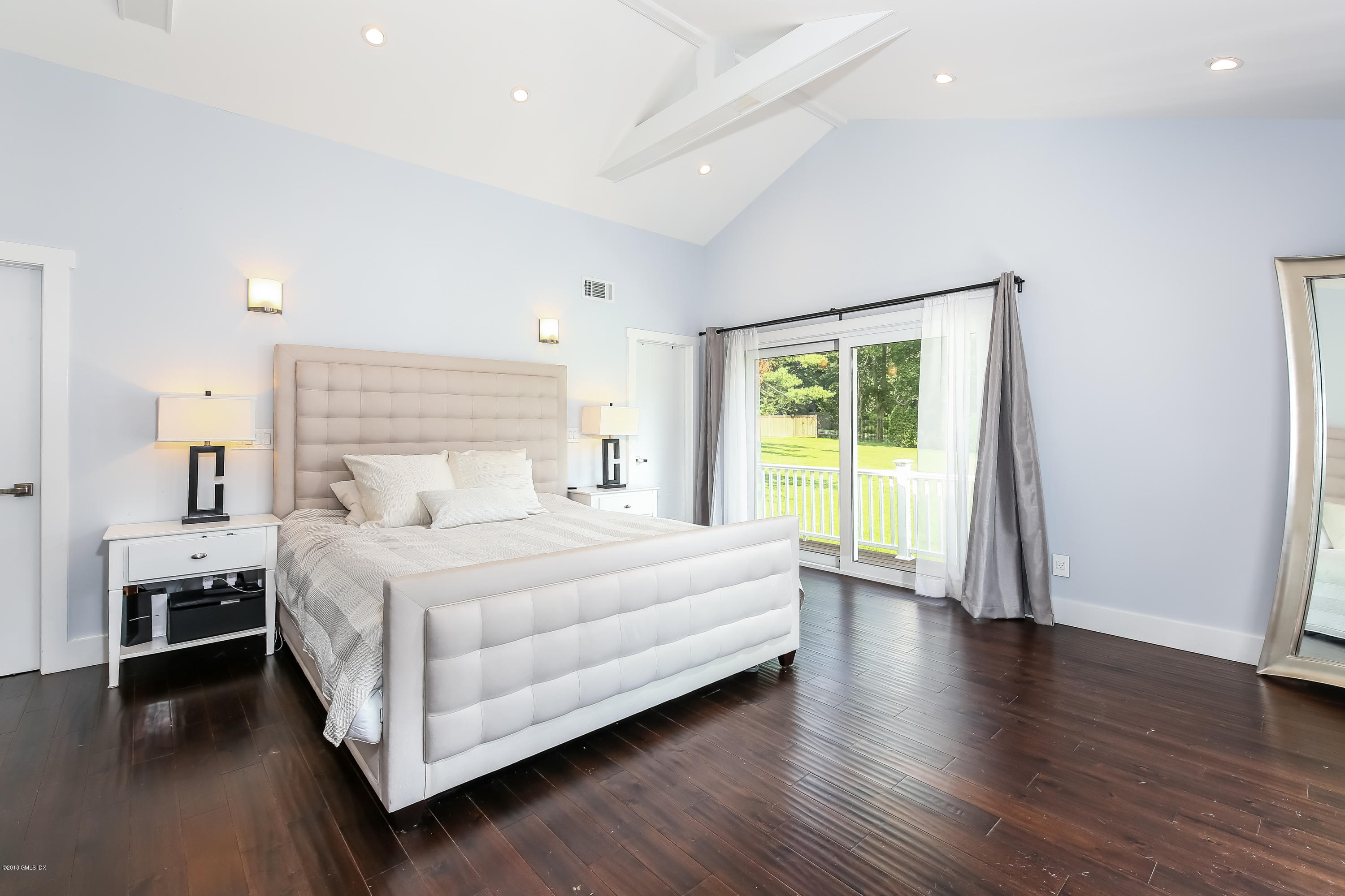 7 Hettiefred Road Greenwich, CT 06831 - Photo 12 of 35 Master Bedroom
