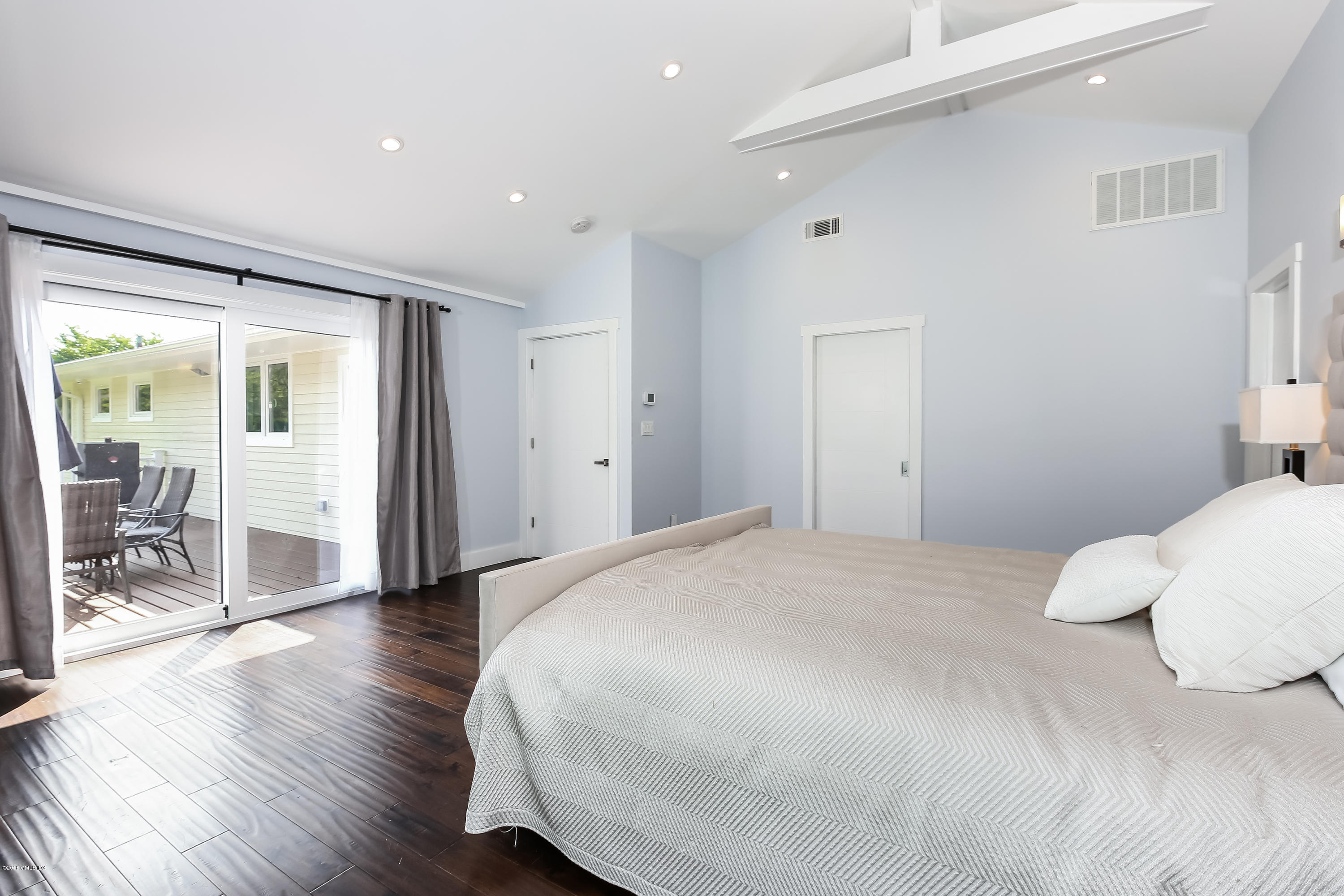 7 Hettiefred Road Greenwich, CT 06831 - Photo 13 of 35 Master Bedroom view to deck