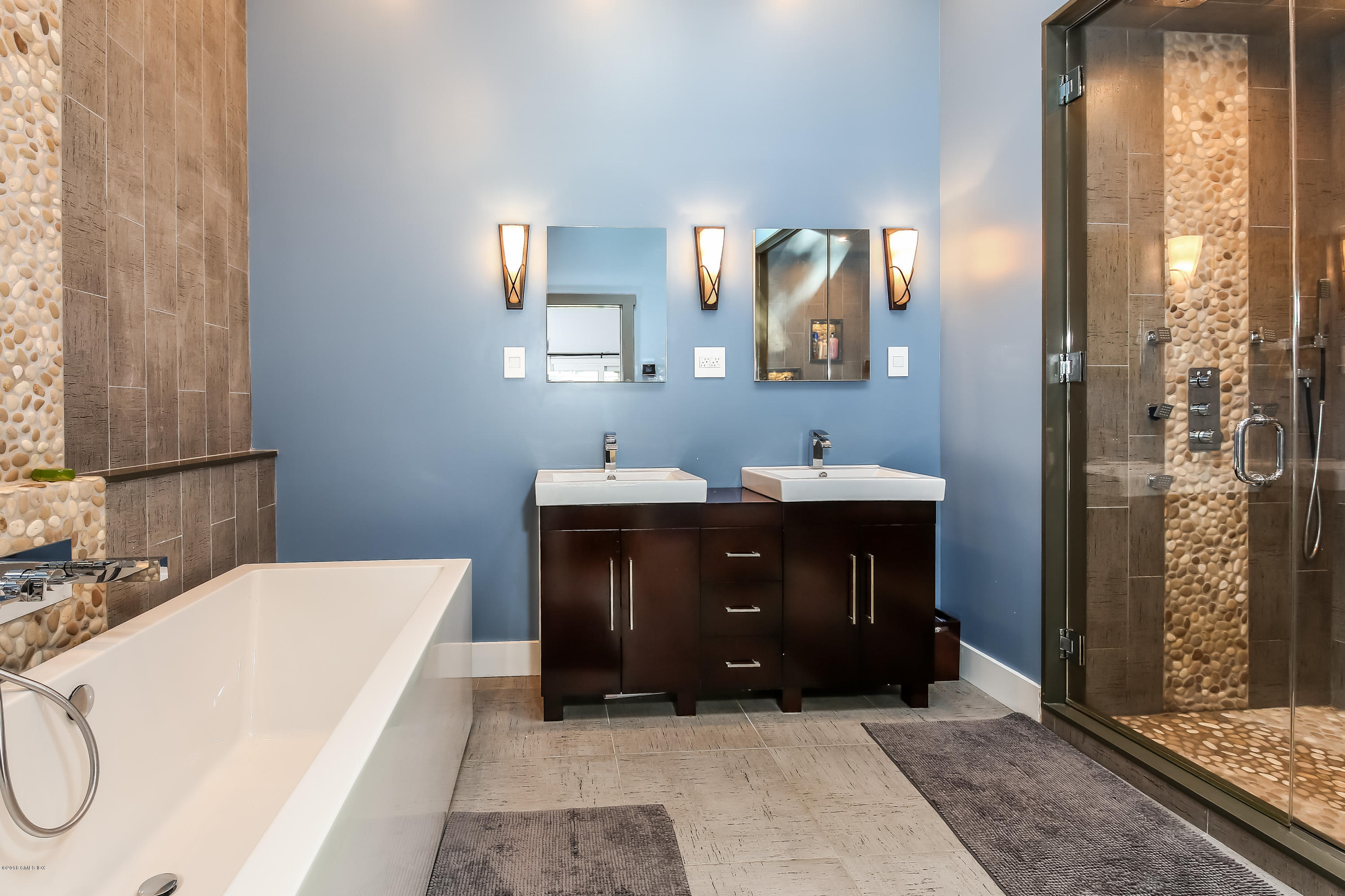 7 Hettiefred Road Greenwich, CT 06831 - Photo 14 of 35 Master Bath w/Steam Shower