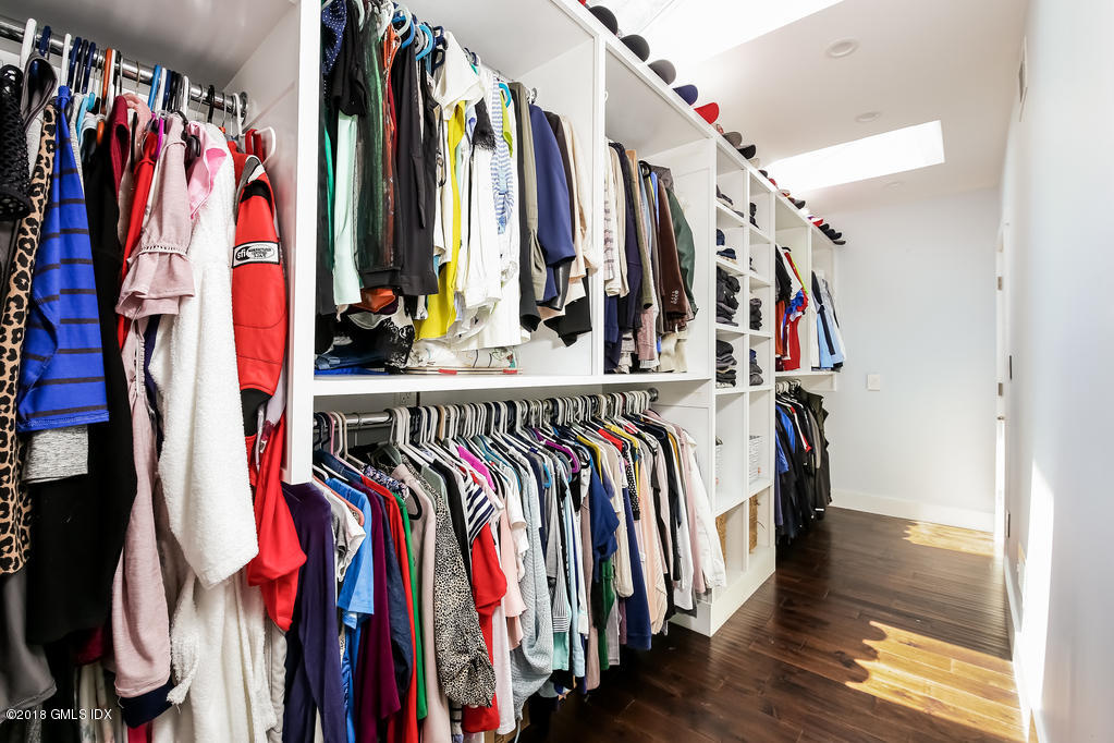 7 Hettiefred Road Greenwich, CT 06831 - Photo 15 of 35 Walk in Closet