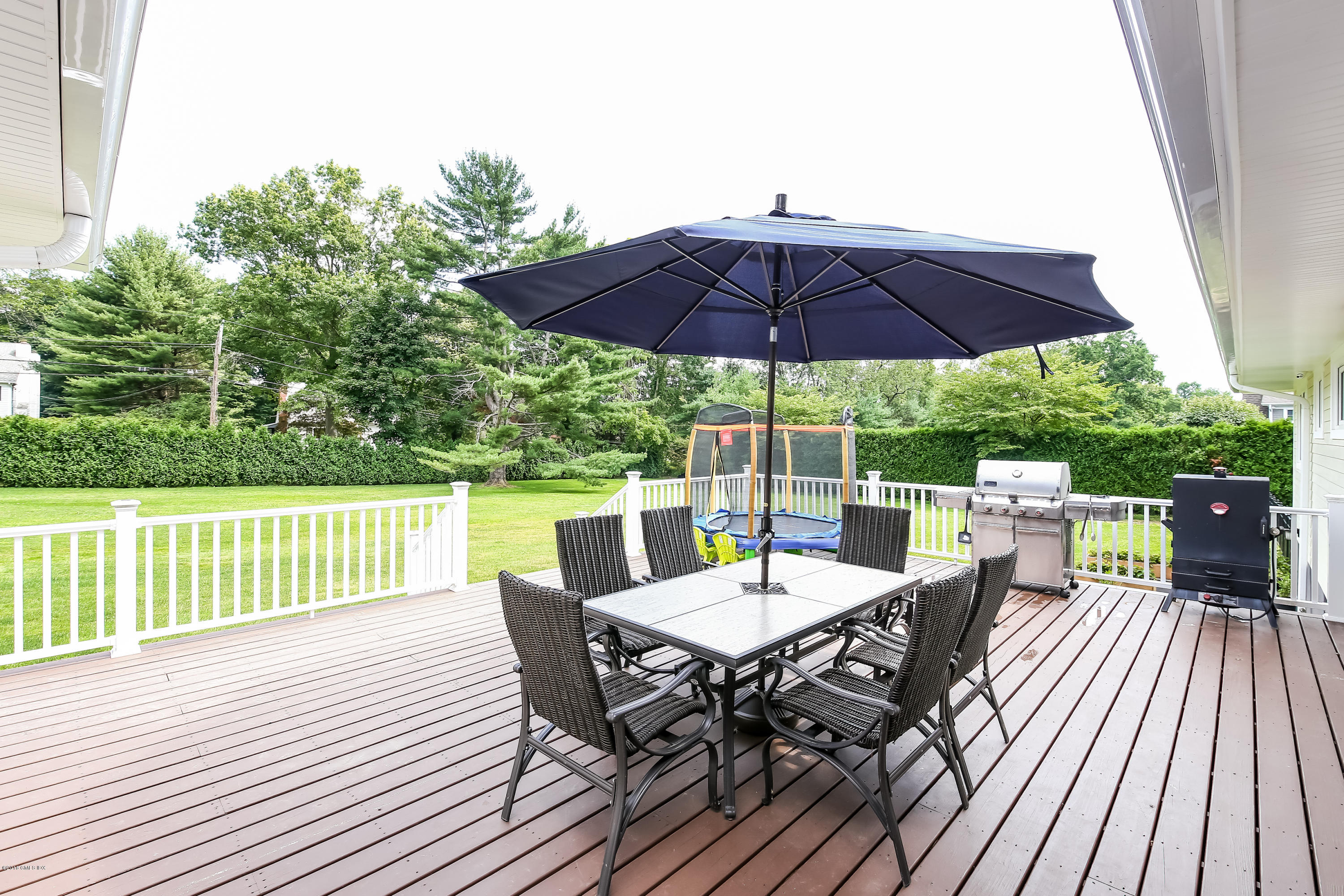7 Hettiefred Road Greenwich, CT 06831 - Photo 29 of 35 Spacious New Deck