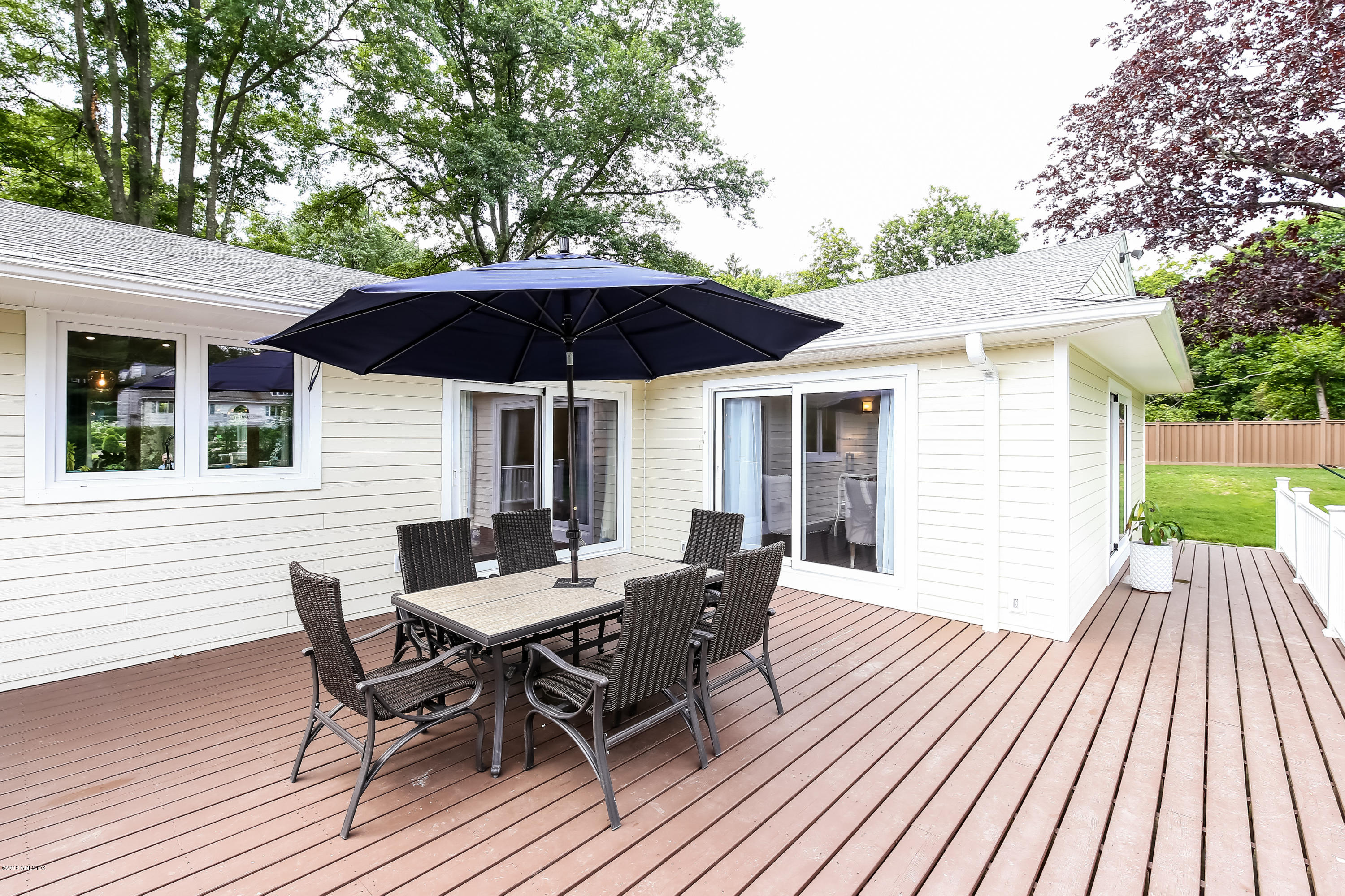 7 Hettiefred Road Greenwich, CT 06831 - Photo 30 of 35 Spacious New Deck