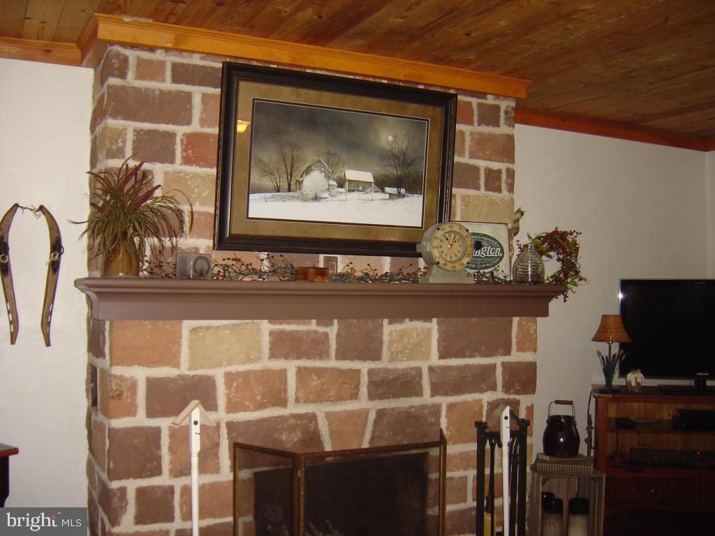 1290 Seglock Road Lititz, PA 17543 - Photo 4 of 8