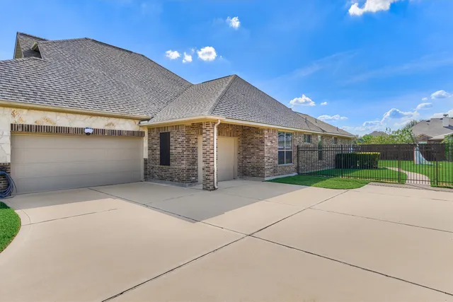 $920,000 | 17703 Fairhaven Lake, Cypress, TX 77433