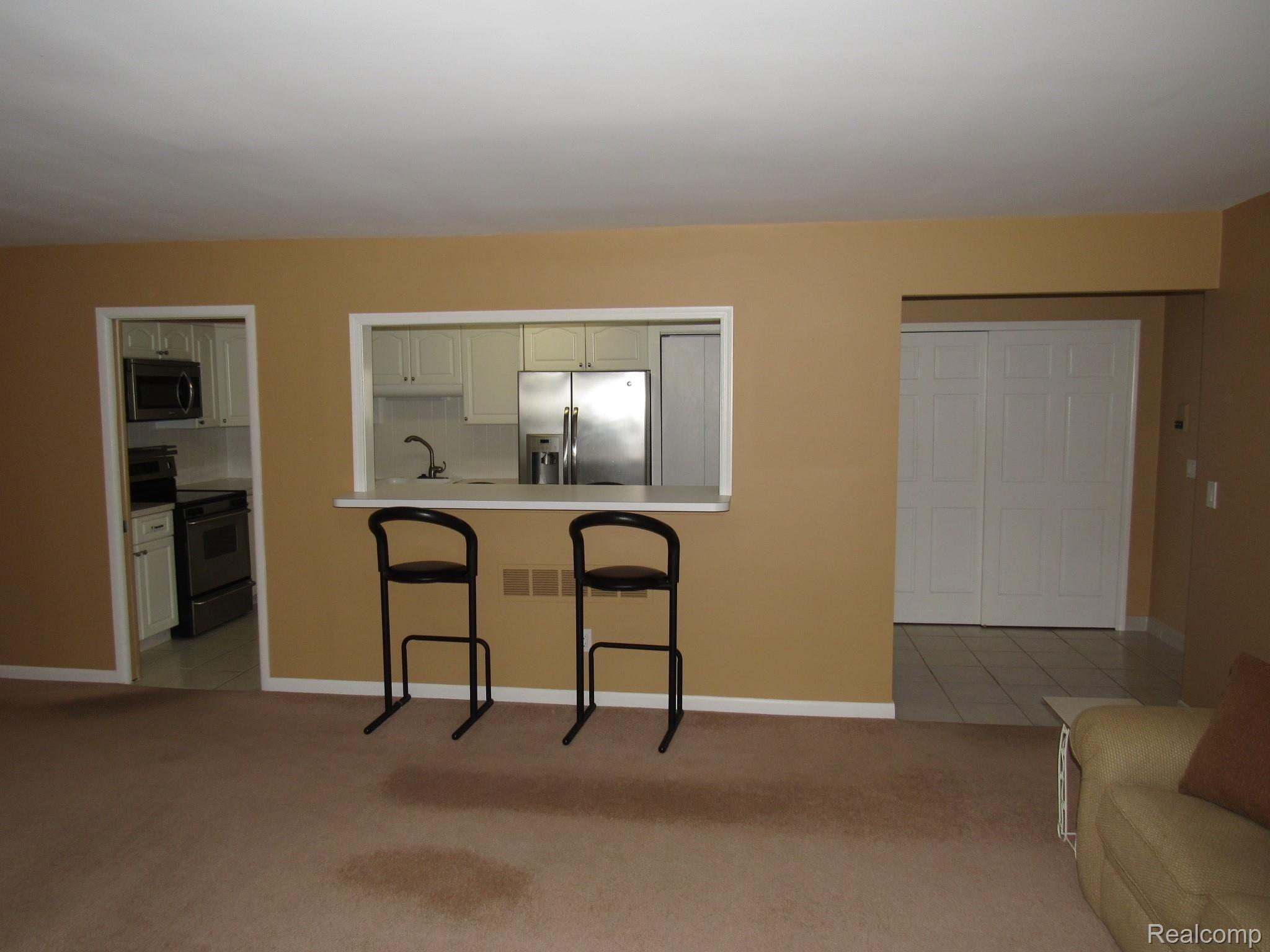 2005 Klingensmith Road, Unit 64 Bloomfield Hills, MI 48302 - Photo 3 of 43 2005 KLINGENSMITH BLOOMFIELD HILLS (8).JPG