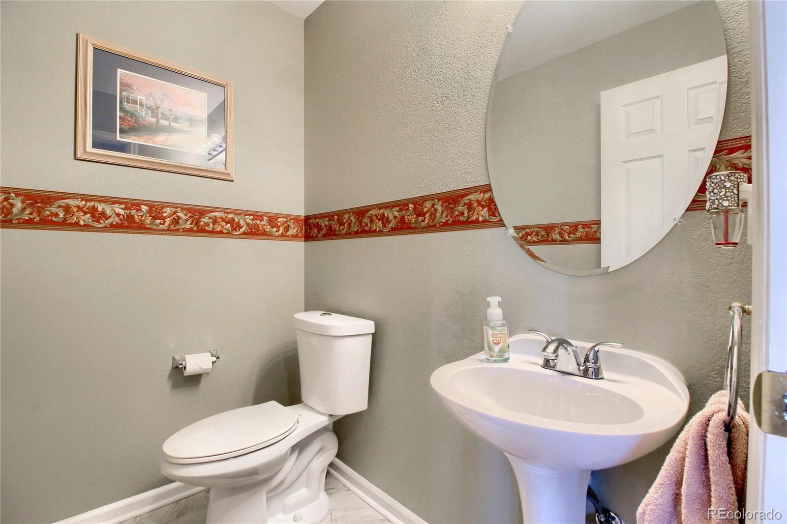 9995 Strathfield Lane Highlands Ranch, CO 80126 - Photo 17 of 26 Gallery Image 17