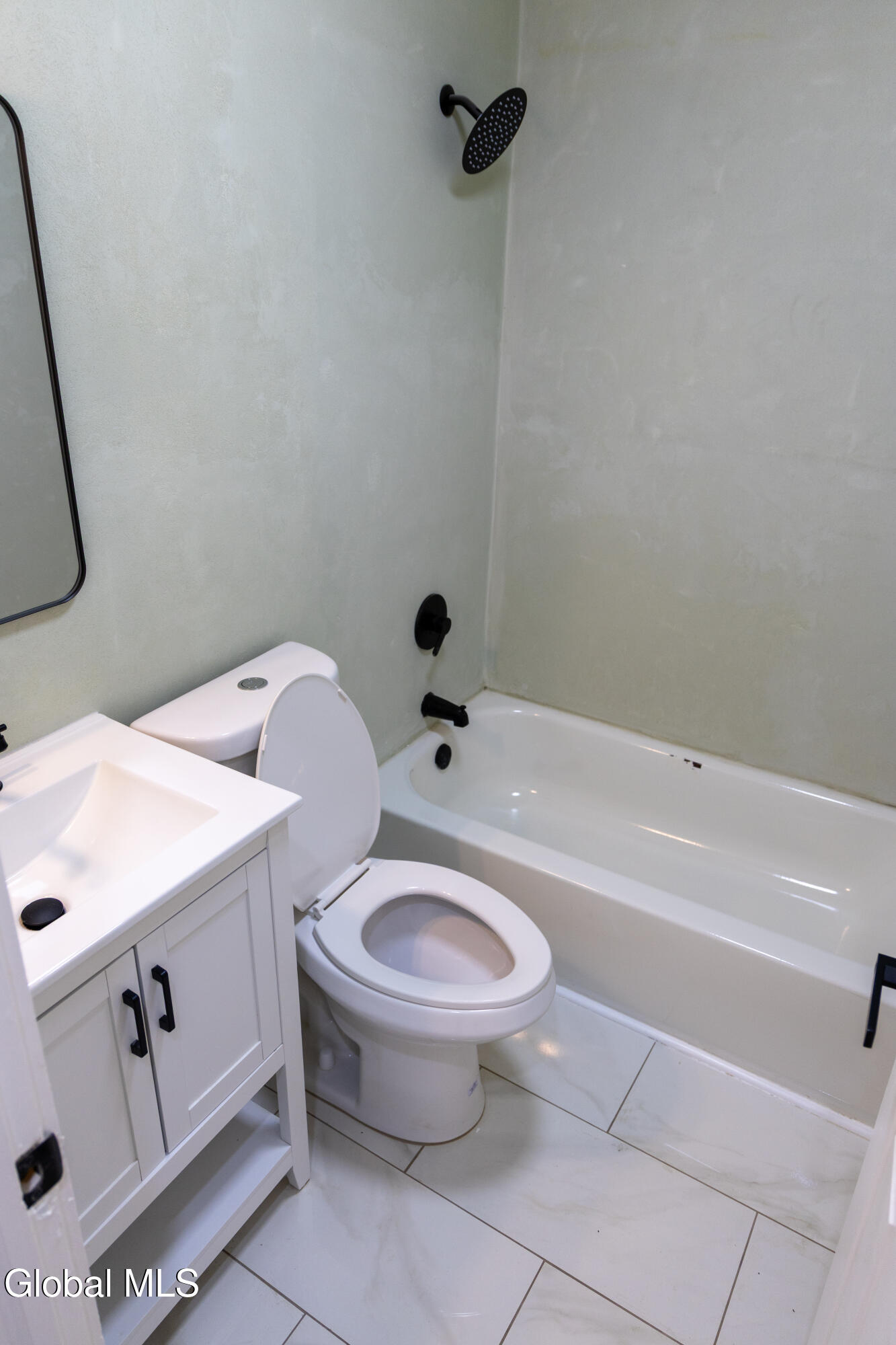11 Jefferson Street, Unit 2B Schenectady, NY 12305 - Photo 5 of 15 2B-9