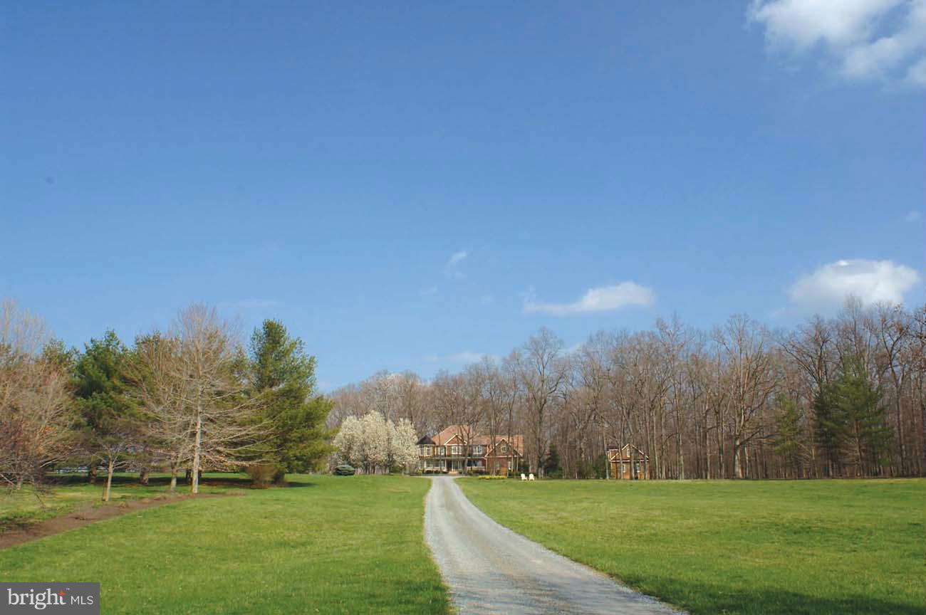20150 Woodtrail Road Round Hill, VA 20141 - Photo 21 of 23 View