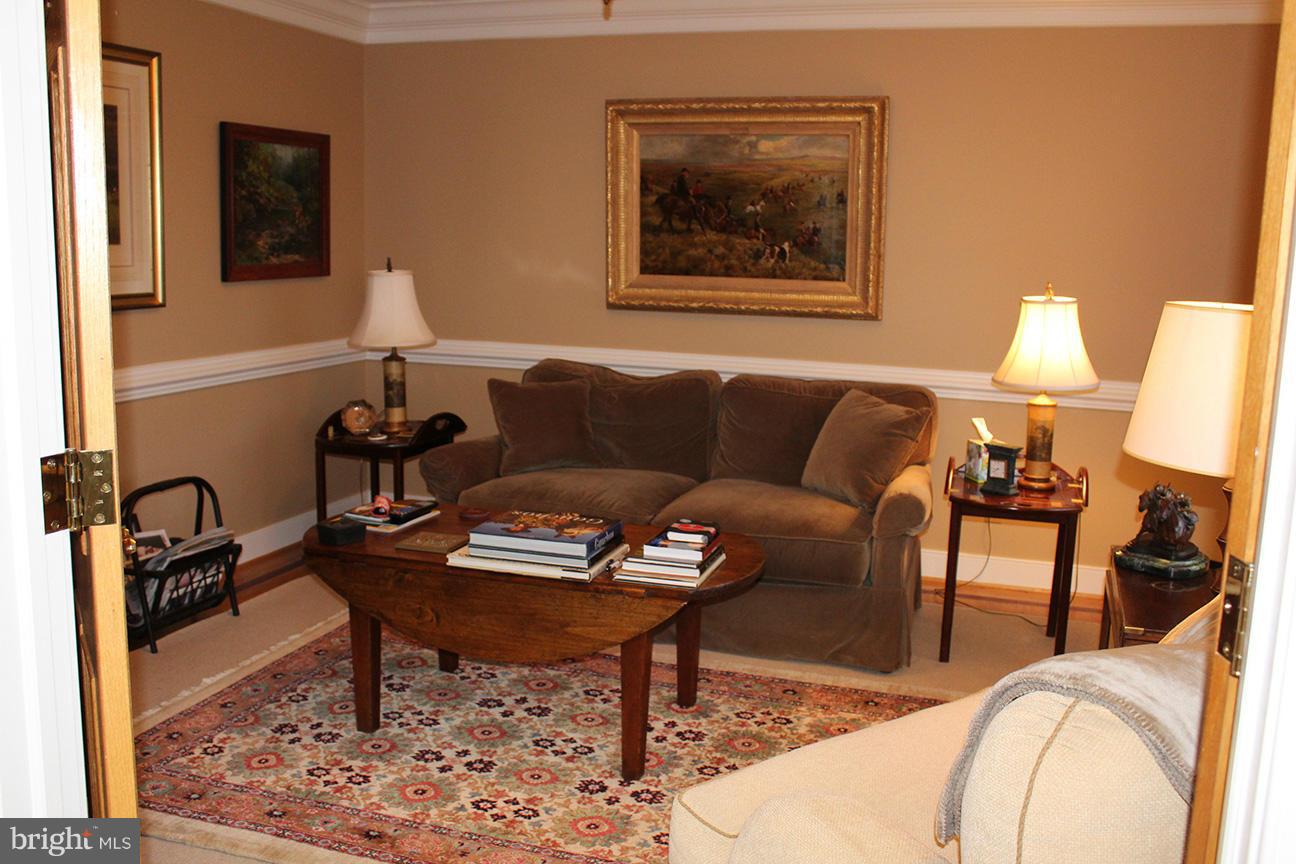 20150 Woodtrail Road Round Hill, VA 20141 - Photo 5 of 23 Interior (General)