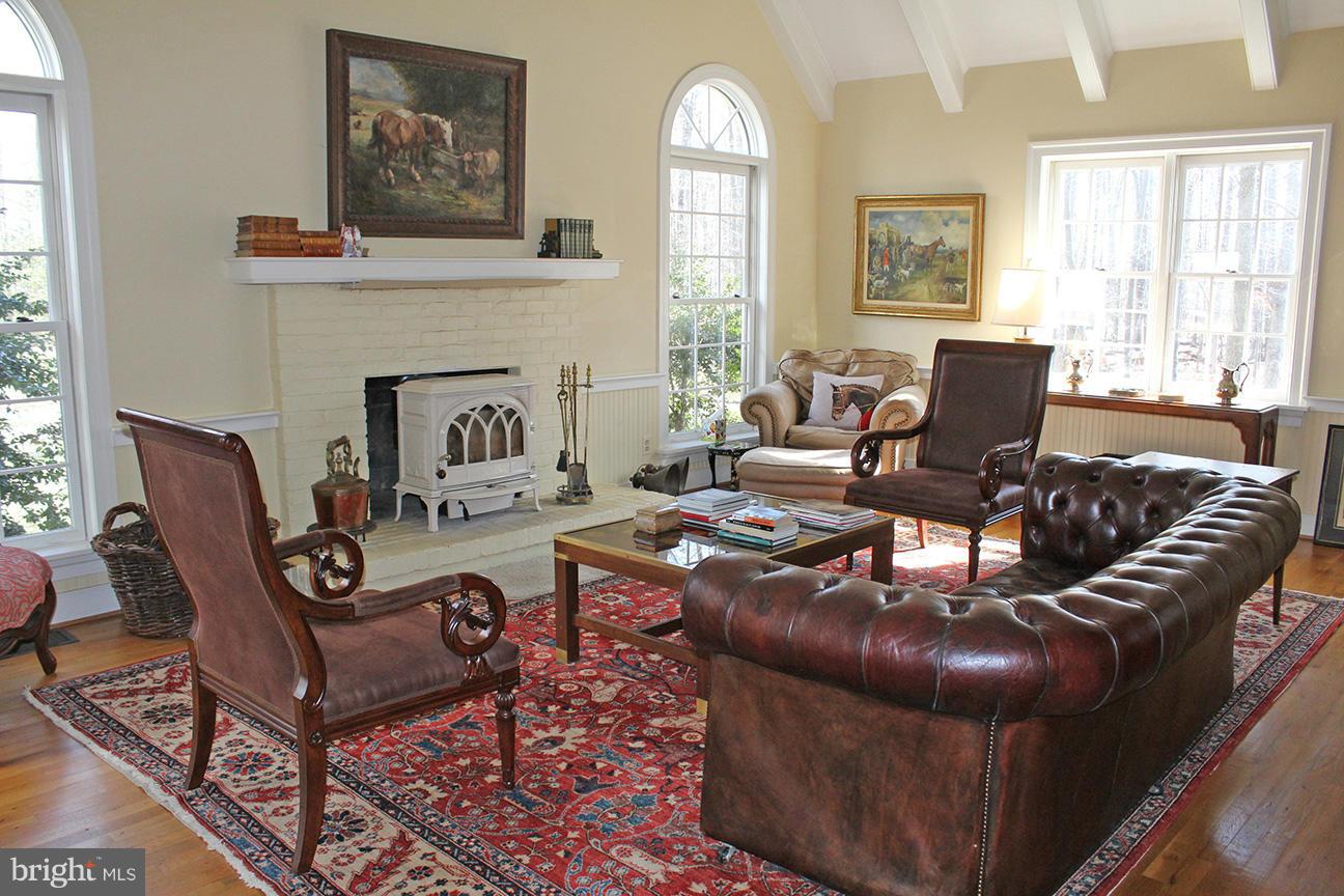 20150 Woodtrail Road Round Hill, VA 20141 - Photo 8 of 23 Family Room