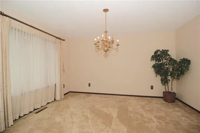 $185,000 | 501 South Pine Street, Colony, KS 66015