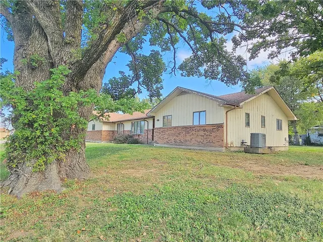 $185,000 | 501 South Pine Street, Colony, KS 66015