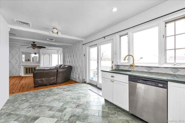 $6,000 | 8 Branding Iron Lane, Glen Cove, NY 11542