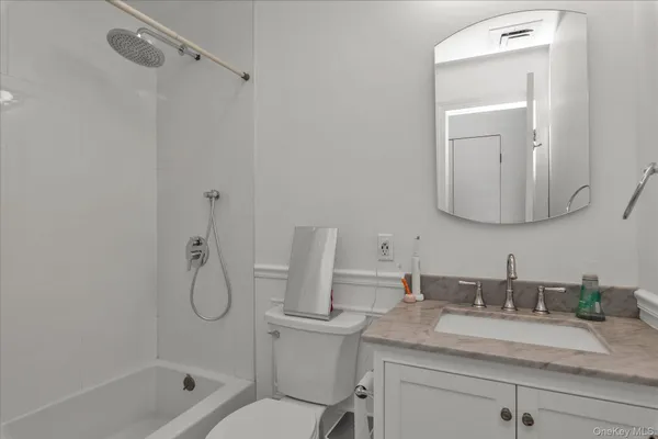 $6,000 | 8 Branding Iron Lane, Glen Cove, NY 11542