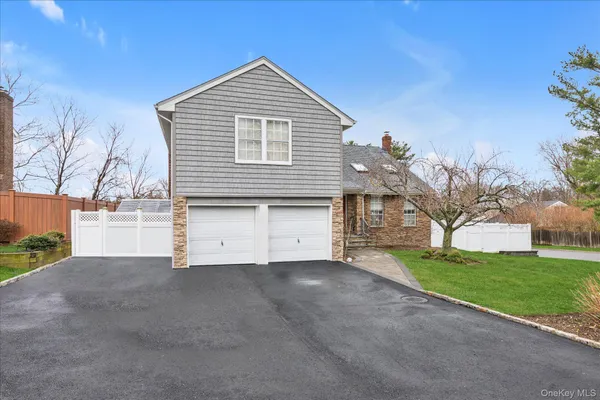 $6,000 | 8 Branding Iron Lane, Glen Cove, NY 11542