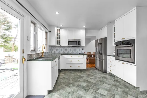 $6,000 | 8 Branding Iron Lane, Glen Cove, NY 11542