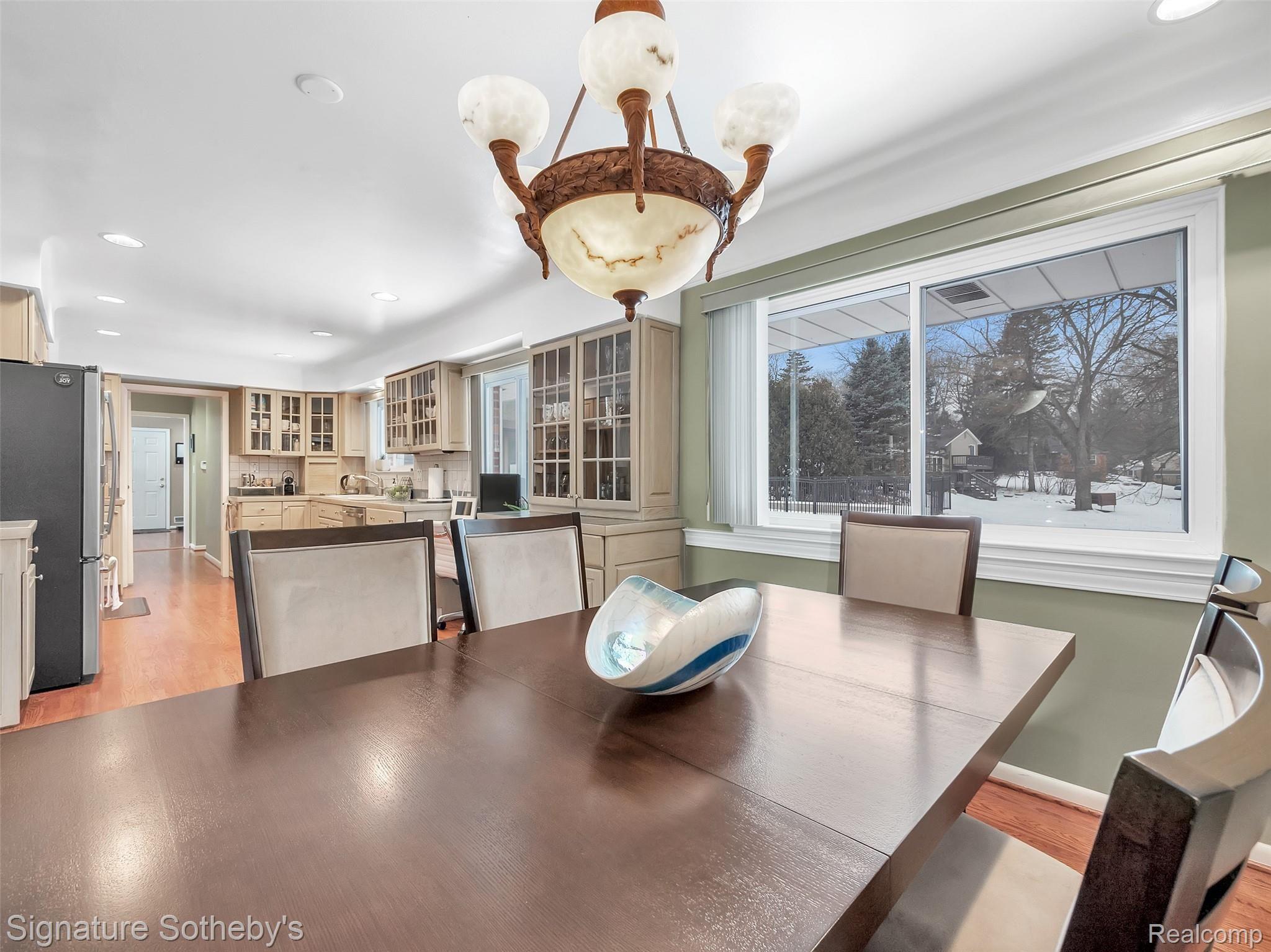 6700 Meadowlake Road Bloomfield Hills, MI 48301 - Photo 10 of 58 29-6700-Meadowlake-Rd-WindowStill-Real-Estate-Photgraphy-29.jpg