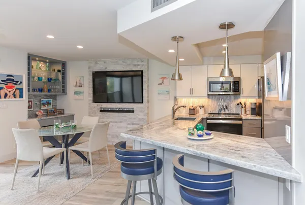 $1,975 | 1605 Highway 1, Unit B302, Jupiter, FL 33477