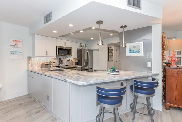 $1,975 | 1605 Highway 1, Unit B302, Jupiter, FL 33477