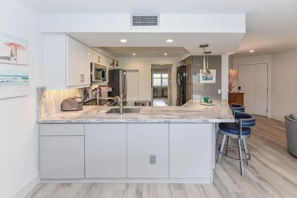$1,975 | 1605 Highway 1, Unit B302, Jupiter, FL 33477