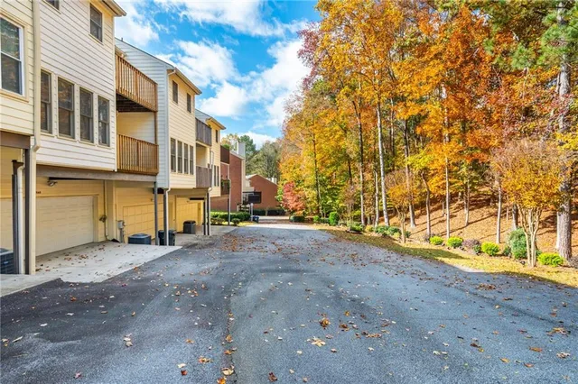 $349,900 | 2640 Holcomb Springs Drive, Alpharetta, GA 30022