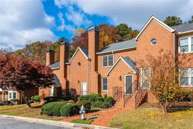 $349,900 | 2640 Holcomb Springs Drive, Alpharetta, GA 30022