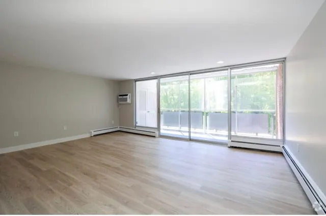 $2,800 | 1 Stonehill Drive, Unit 5C, Stoneham, MA 02180