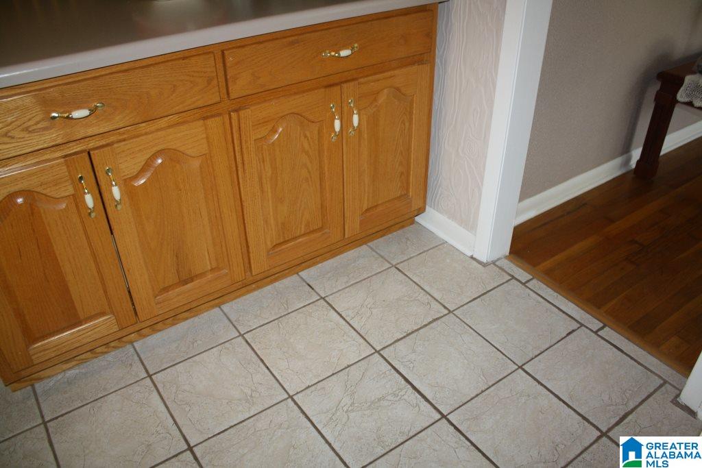 908 Robertson Road Anniston, AL 36207 - Photo 7 of 47