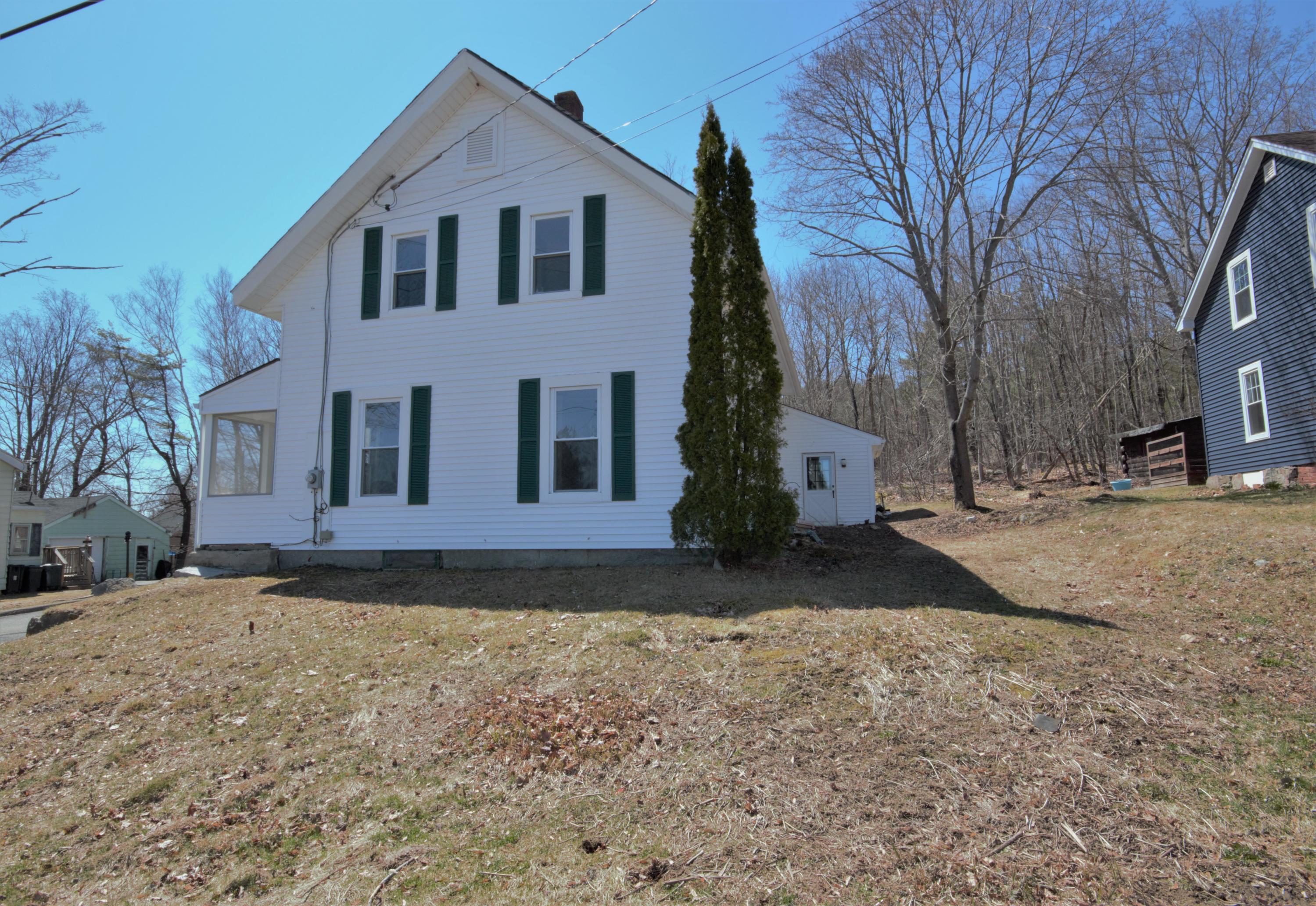 22 Rock Street Bangor, ME 04401 - Photo 4 of 40 3