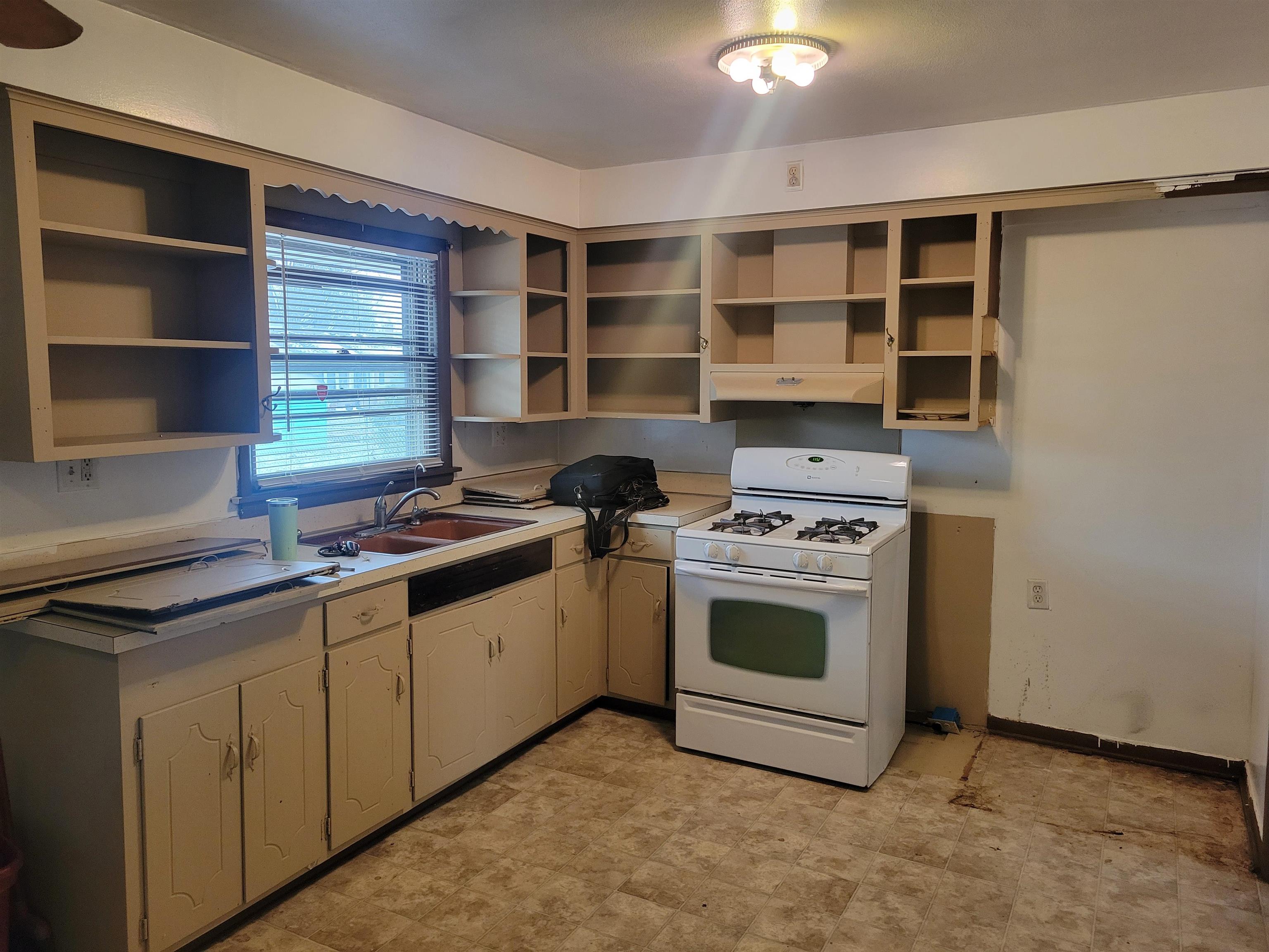 4607 Newcastle Road Rockford, IL 61108 - Photo 9 of 26 Gallery Image 9