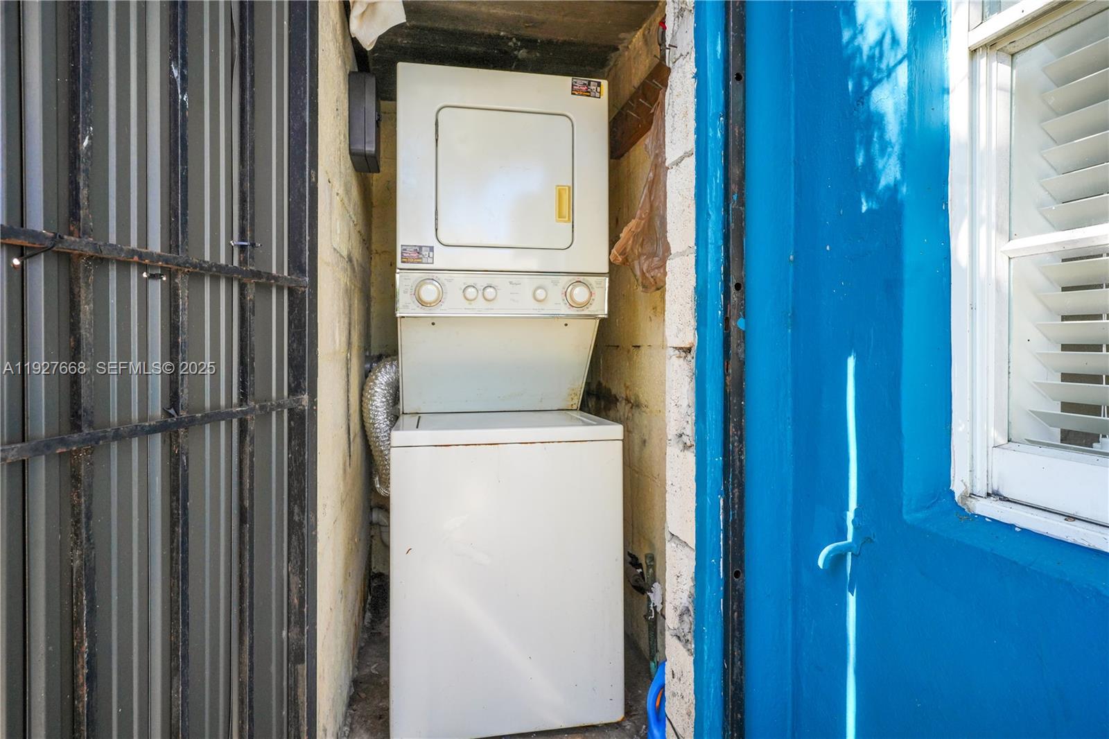 601 Southwest 6th Avenue Miami, FL 33130 - Photo 19 of 20 a utility room with dryer and washer