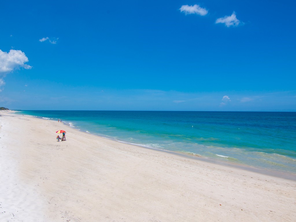 1513 East Camino Del Rio Vero Beach, FL 32963 - Photo 35 of 36 a view of empty room with window