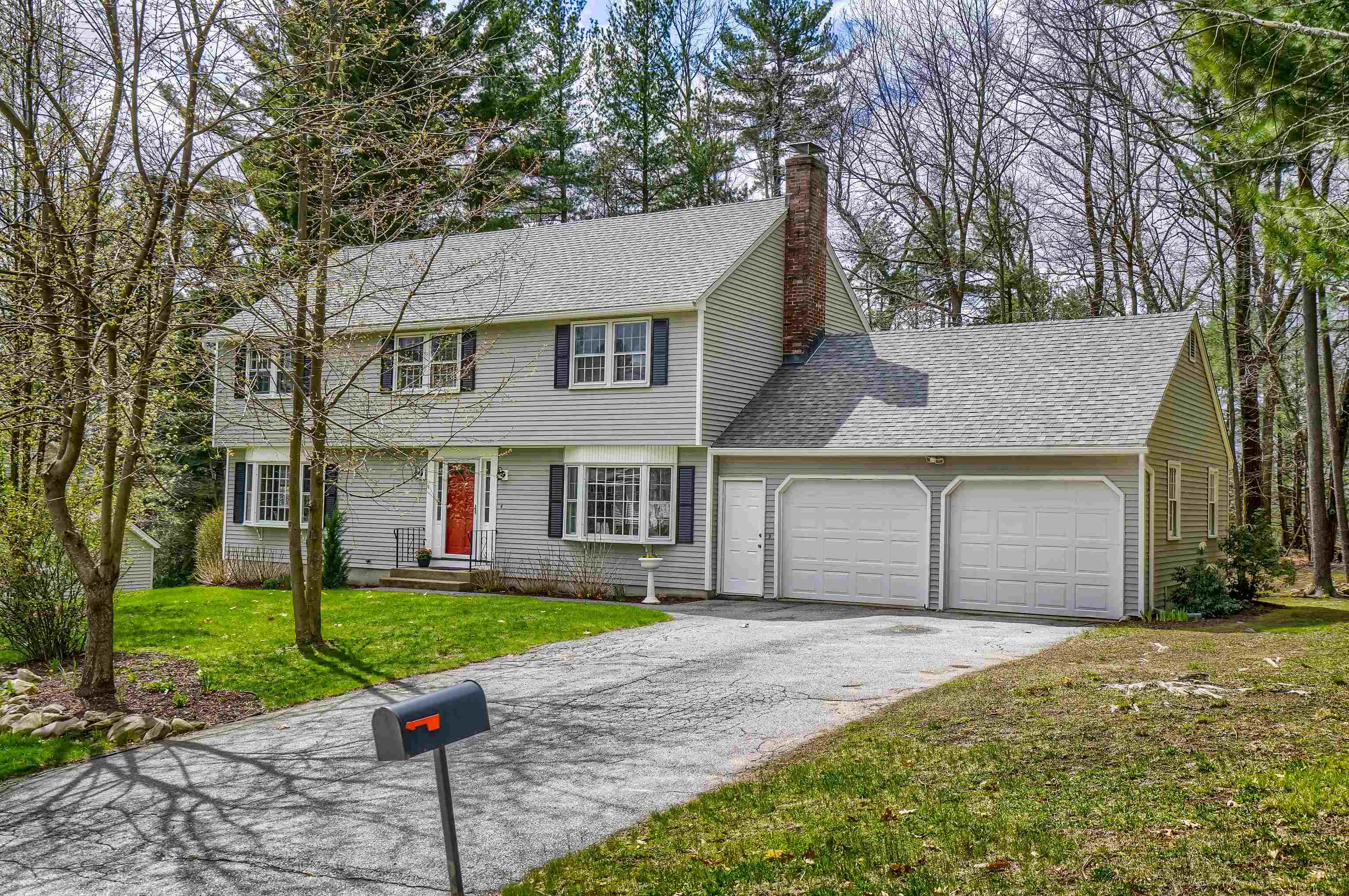 7 Whitman Road Nashua, NH 03062 - Photo 1 of 36