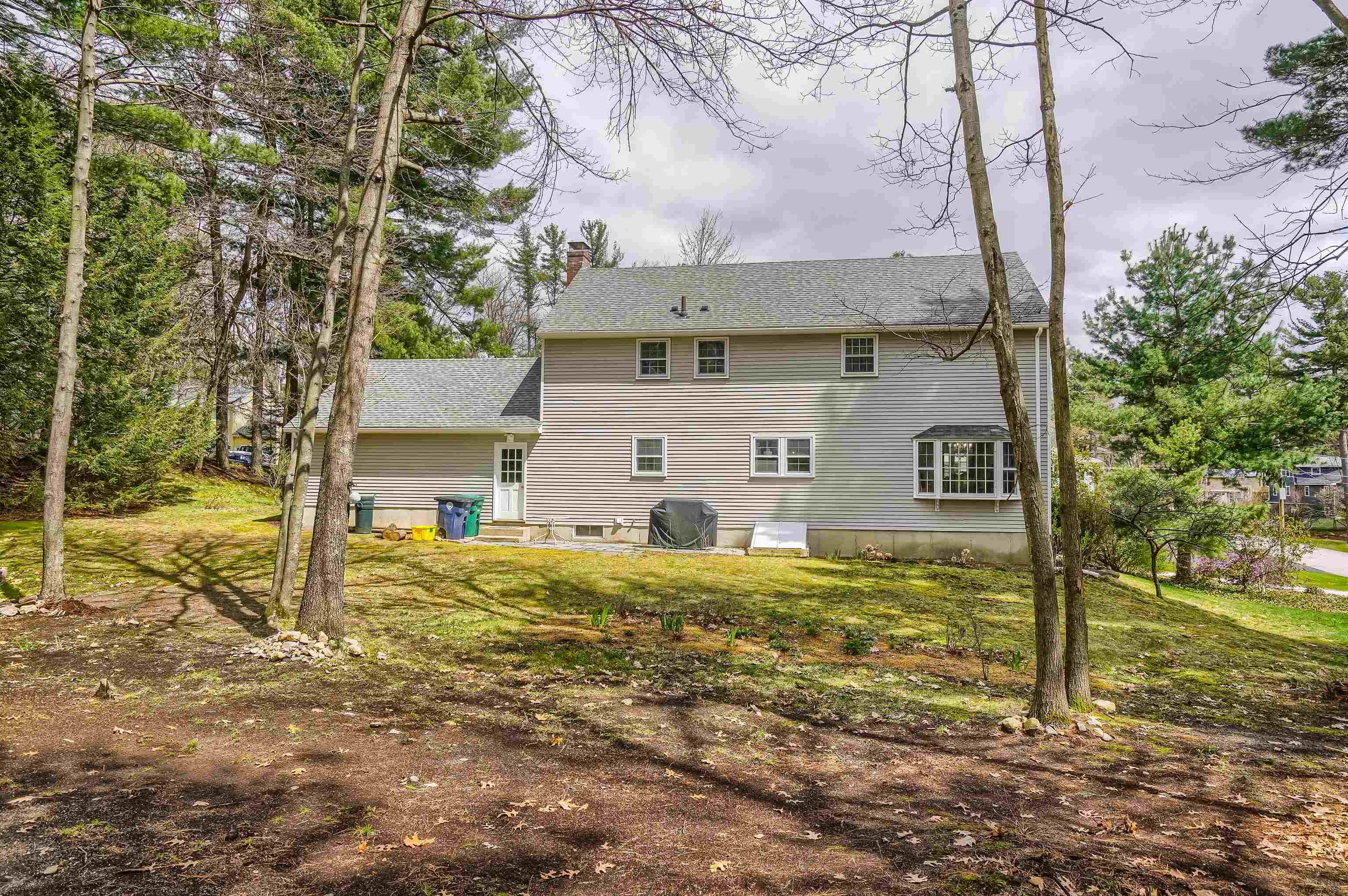 7 Whitman Road Nashua, NH 03062 - Photo 29 of 36