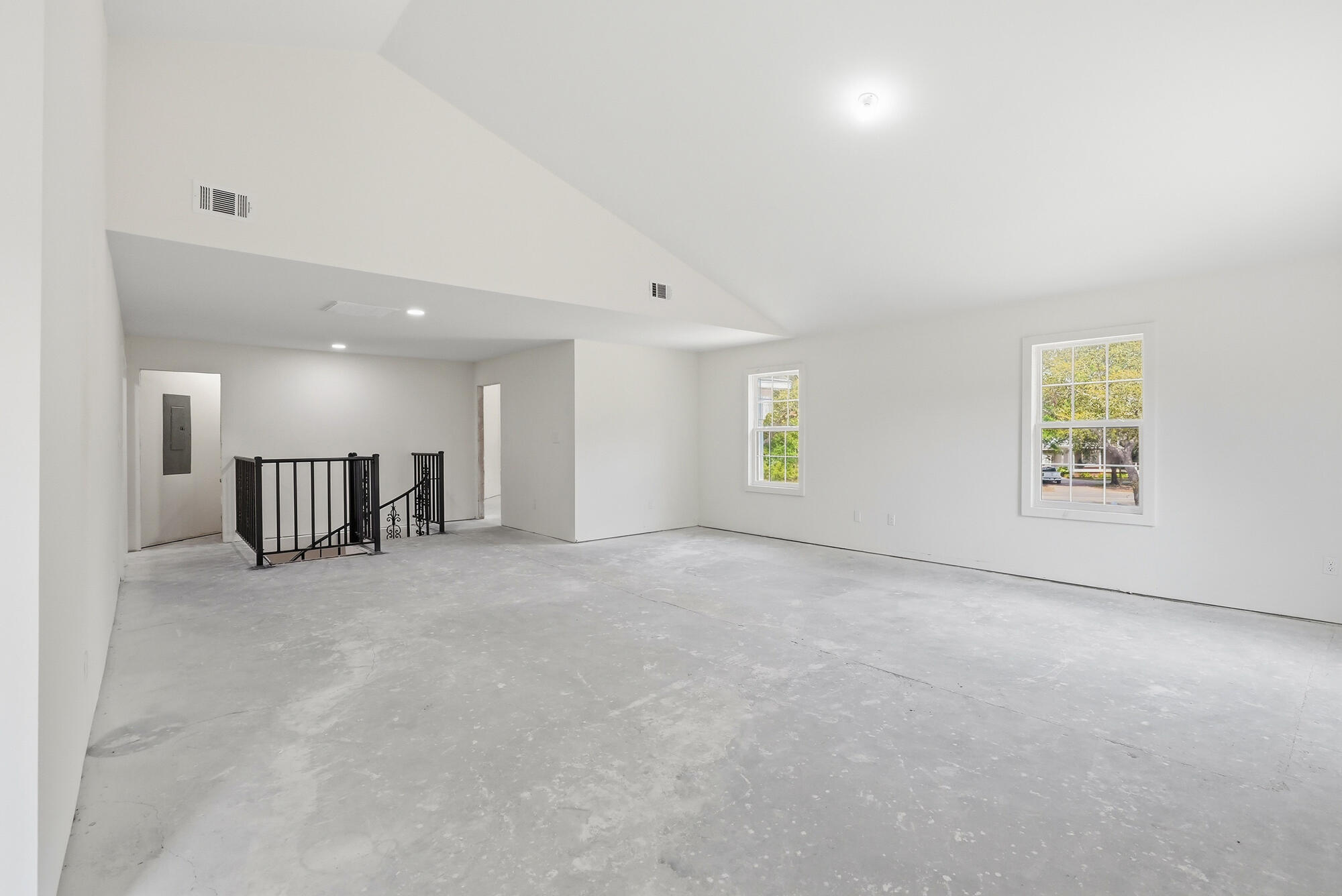 680 Mallet Bayou Road Freeport, FL 32439 - Photo 54 of 76 Sitting Room