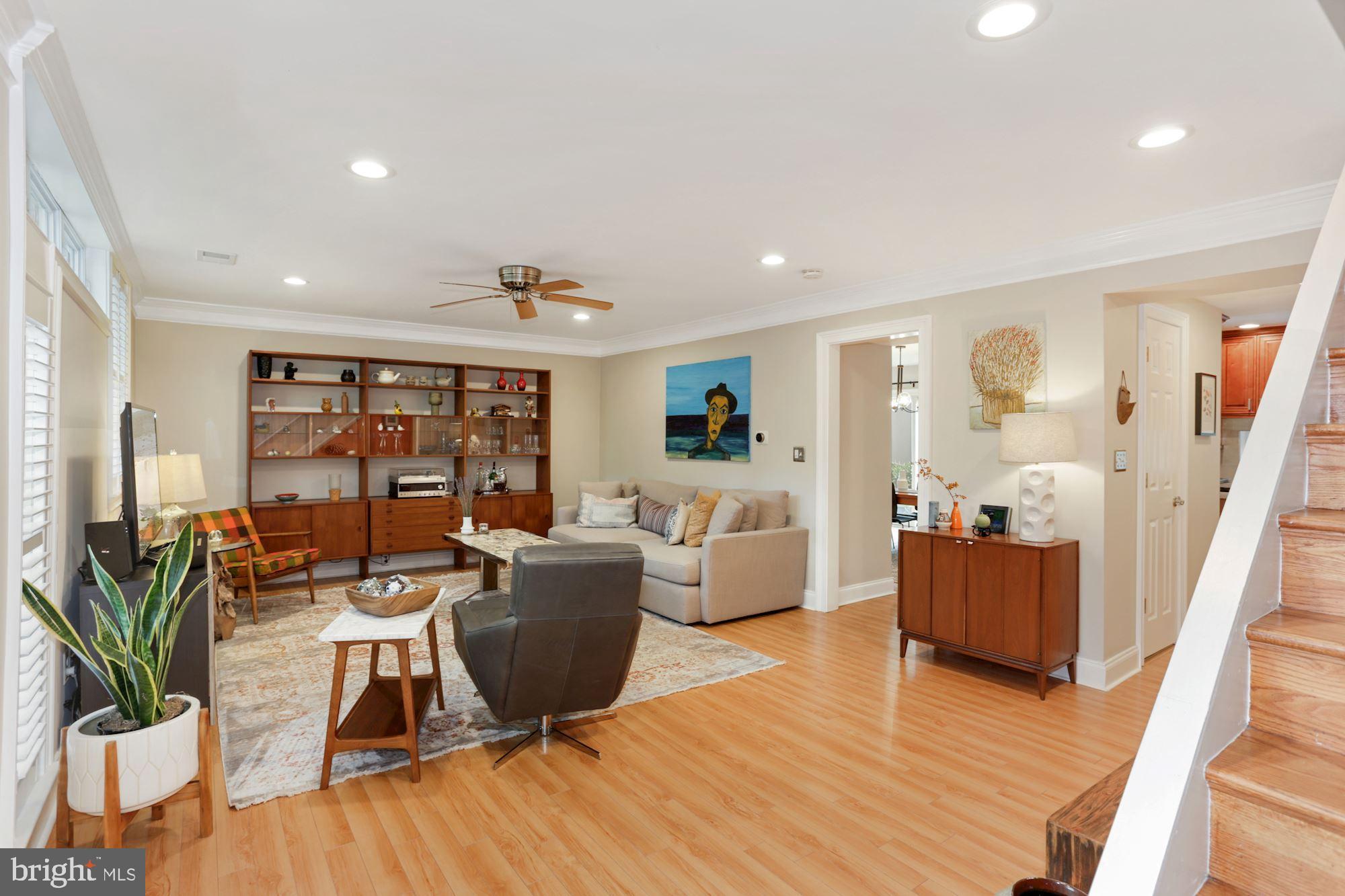 11178 Forest Edge Drive Reston, VA 20190 - Photo 6 of 31 Living Room