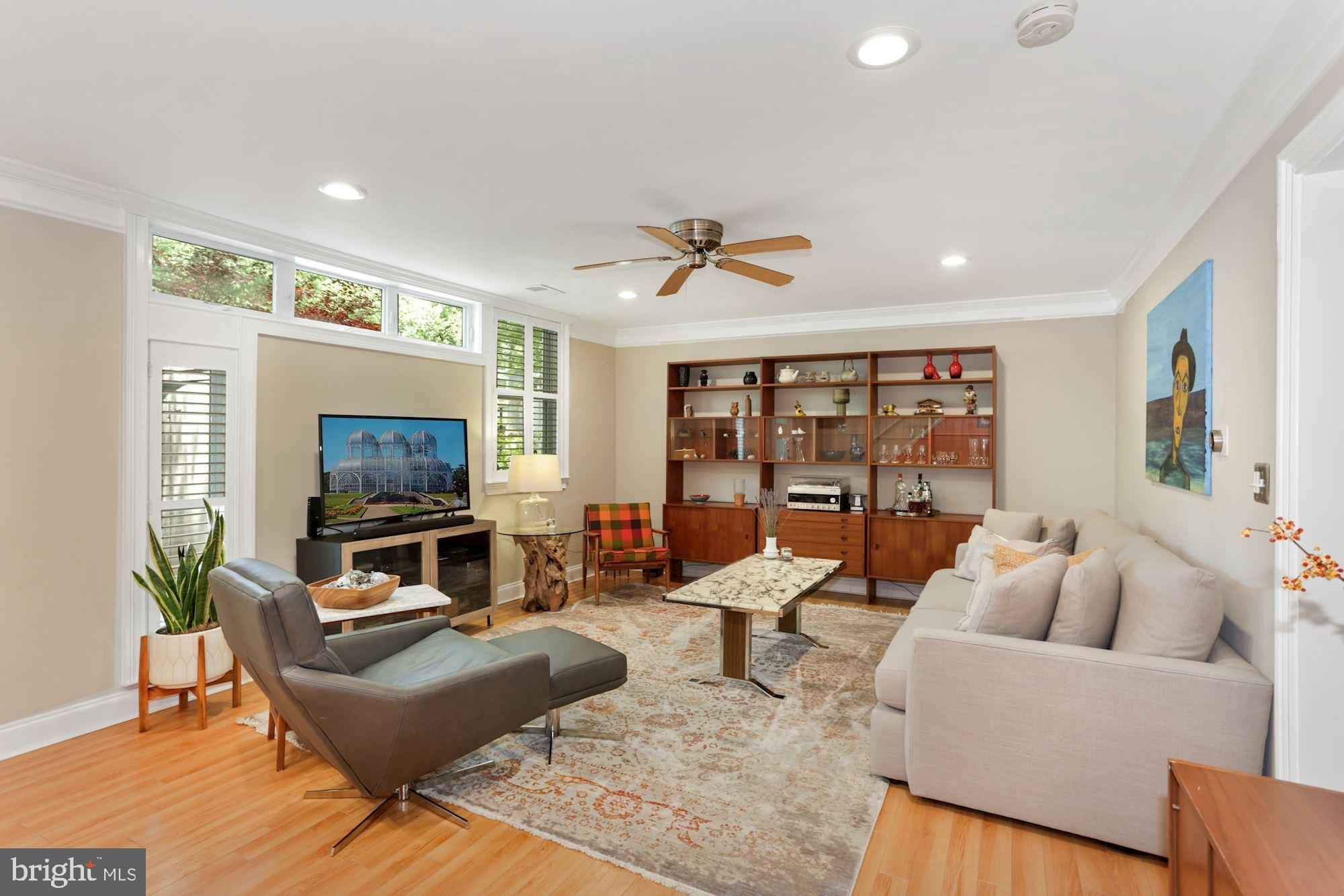 11178 Forest Edge Drive Reston, VA 20190 - Photo 8 of 31 Living Room