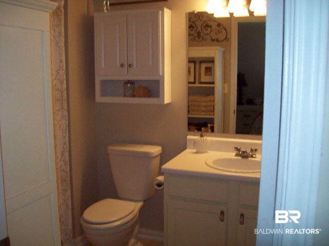 1517 Regency Road, Unit 123 Gulf Shores, AL 36542 - Photo 25 of 31 TUB/SHOWER IN MASTER BATHROOM