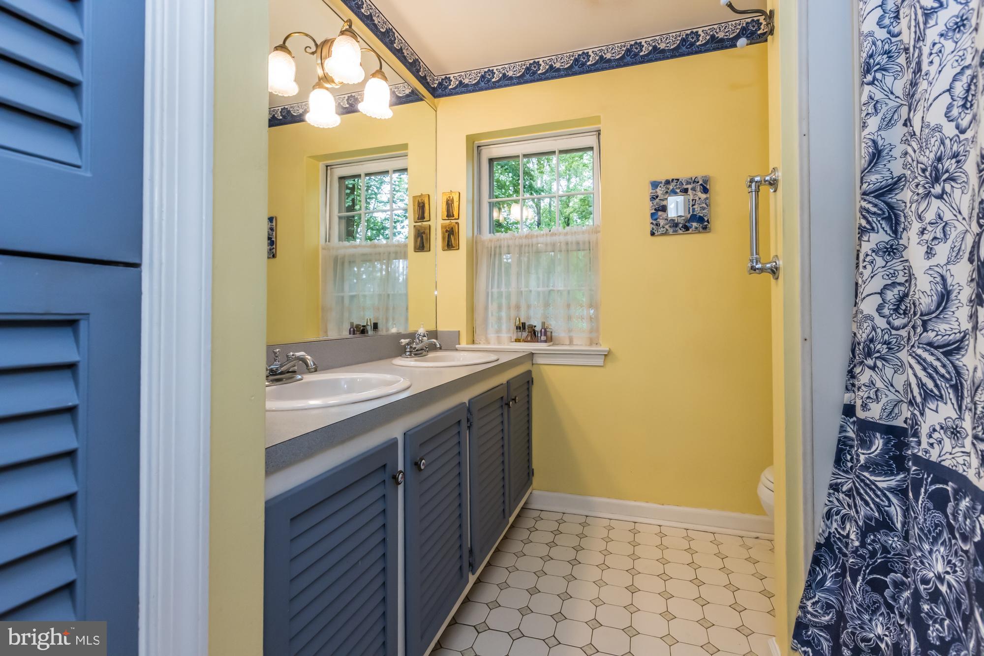 505 Woodhaven Road West Chester, PA 19382 - Photo 33 of 57 Private Full bath for the Master Bedroom.