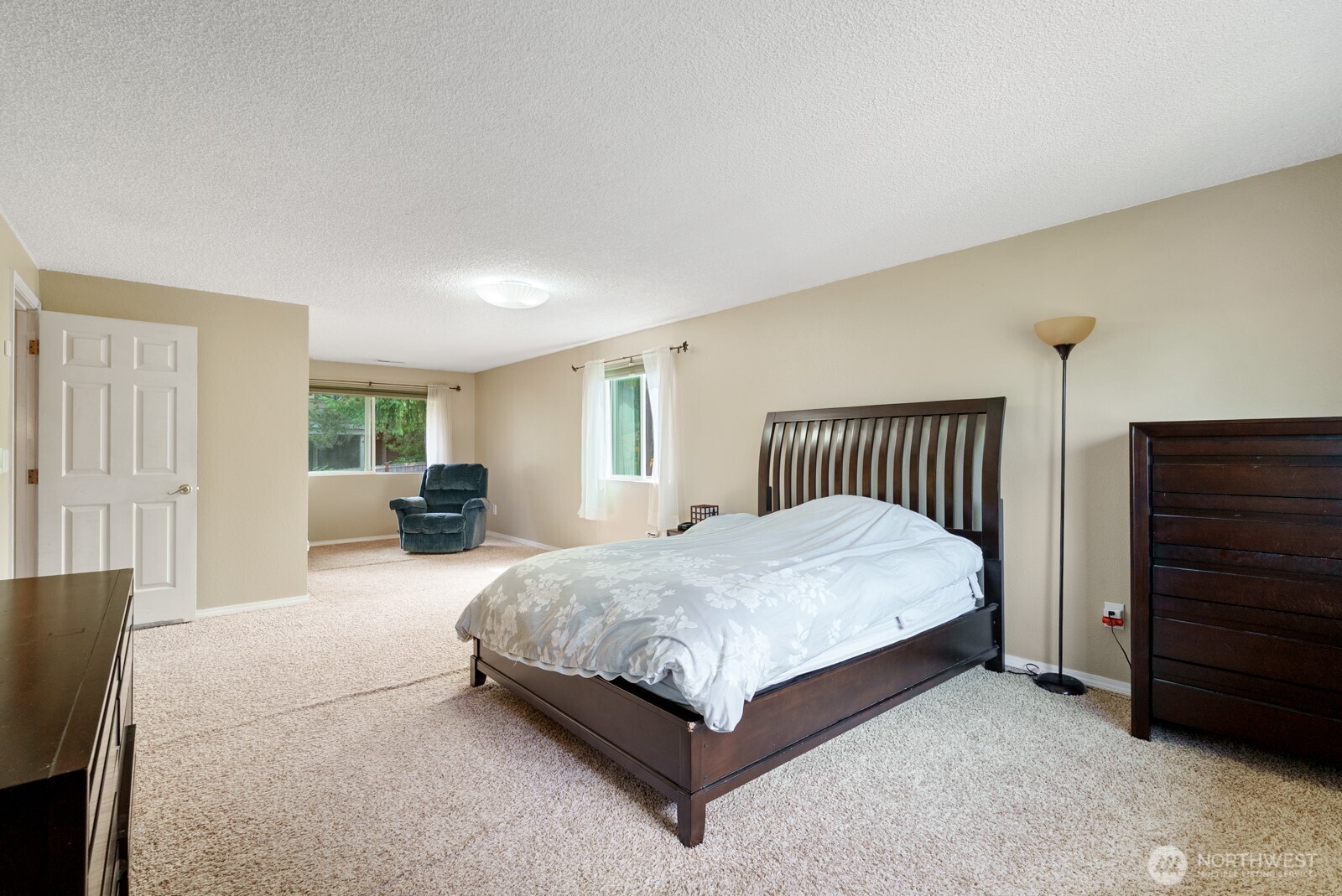 32738 6th Avenue Southwest Federal Way, WA 98023 - Photo 22 of 40 a spacious bedroom with a bed and window