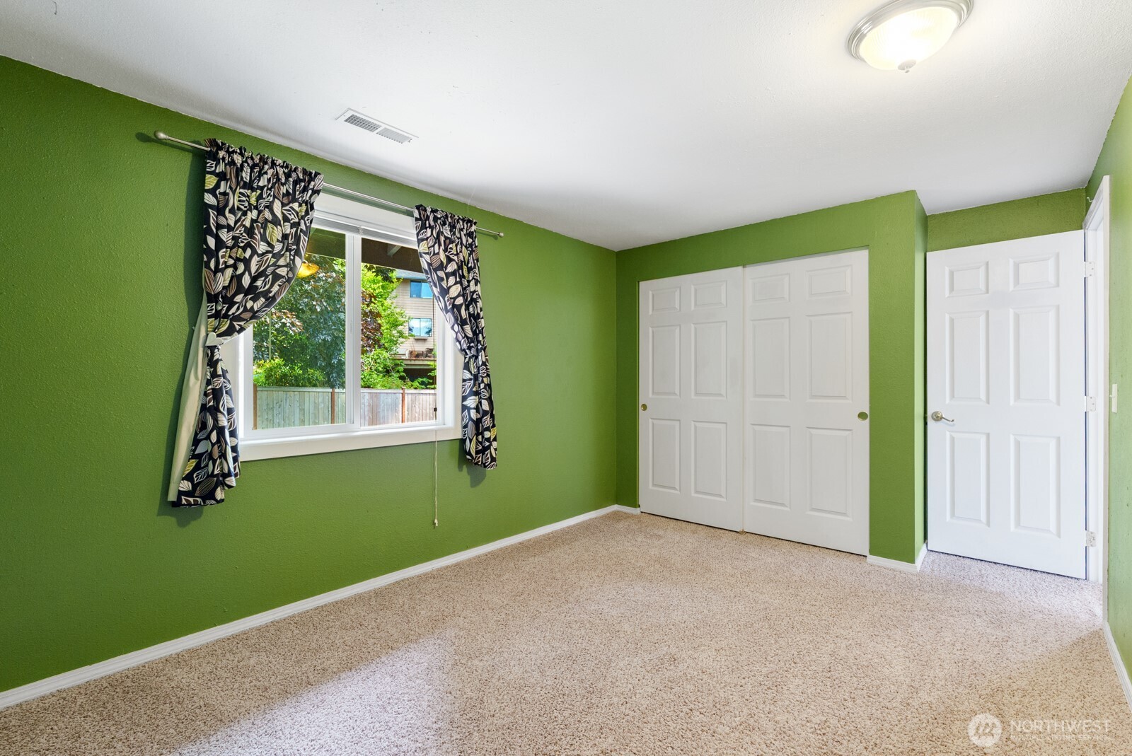 32738 6th Avenue Southwest Federal Way, WA 98023 - Photo 32 of 40